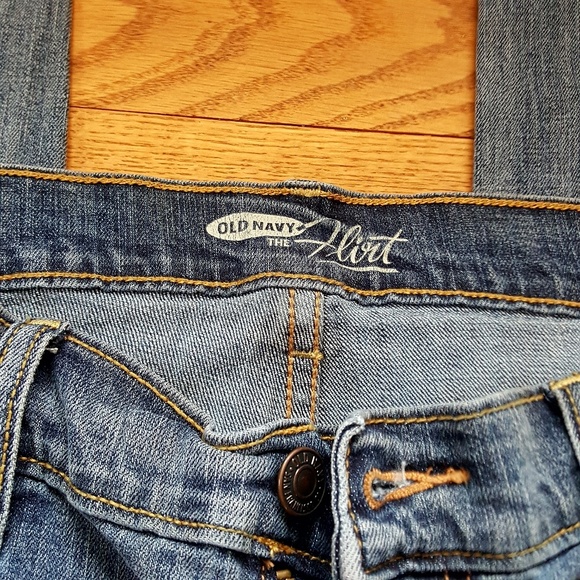 Old Navy Flirt Short Size 6 - Picture 2 of 7